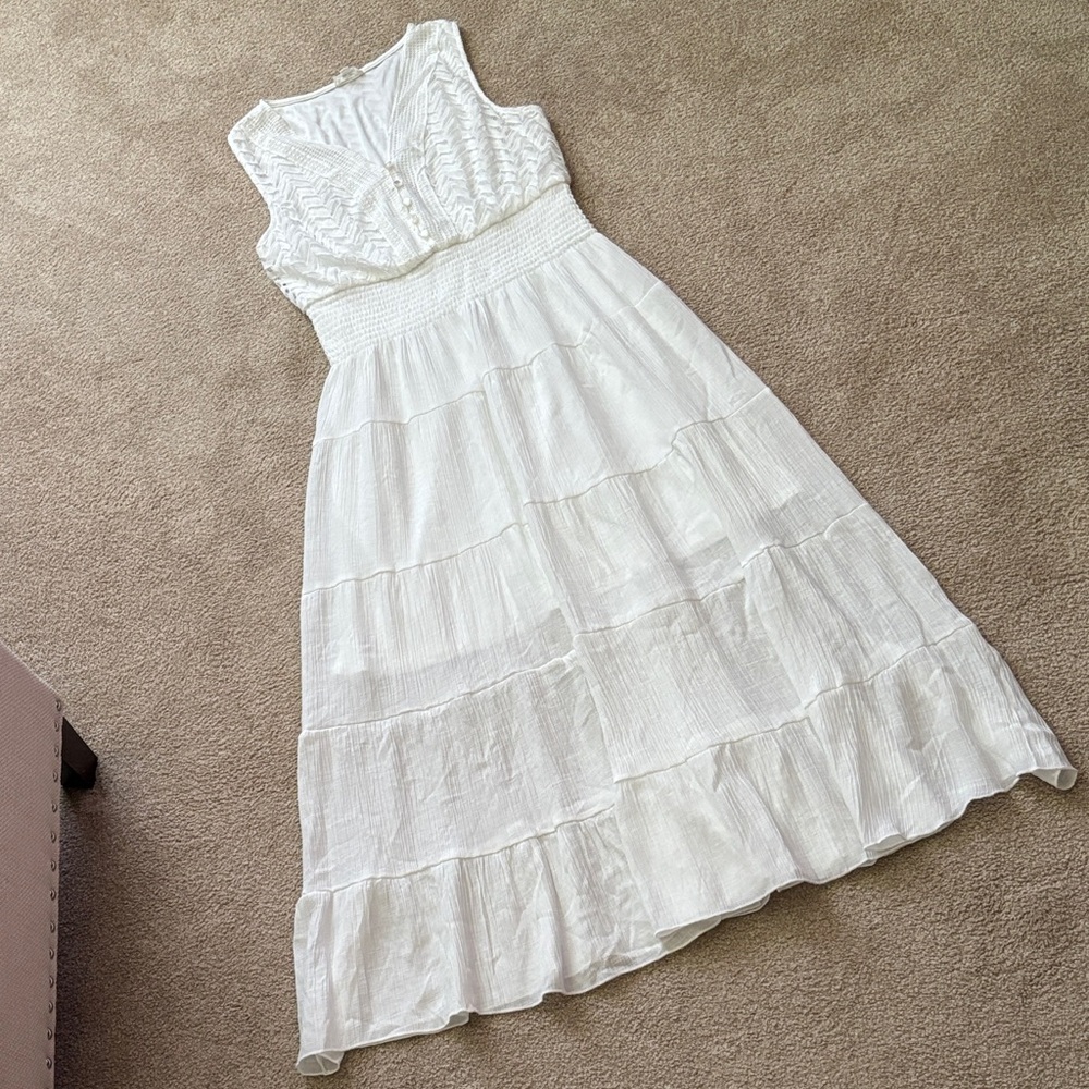 Elegant White Sleeveless Dress Size Large